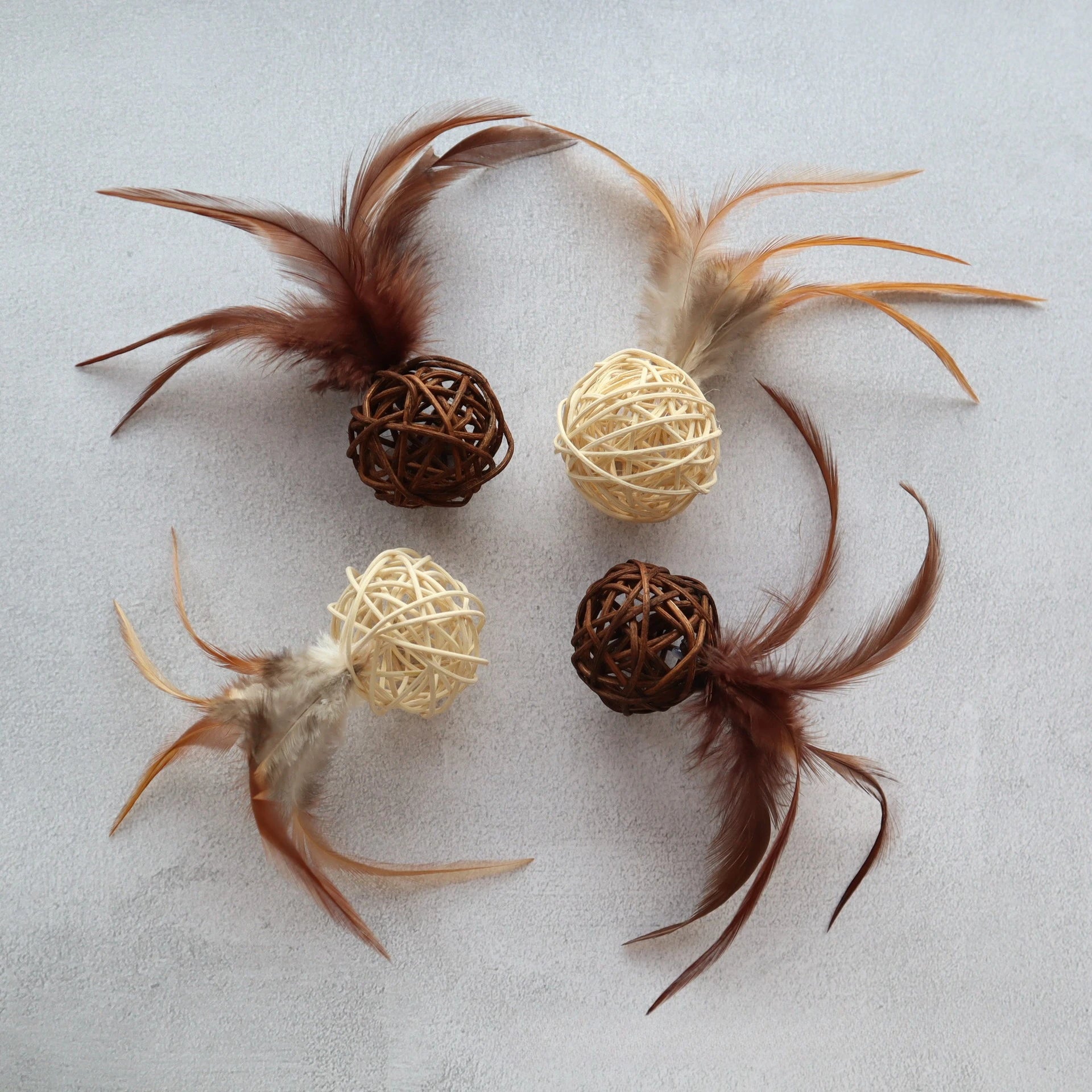 2-Pack/4-Pack Pet Toy Ball Rattan Ball Hand-woven Feather Cat Toy Supplies
